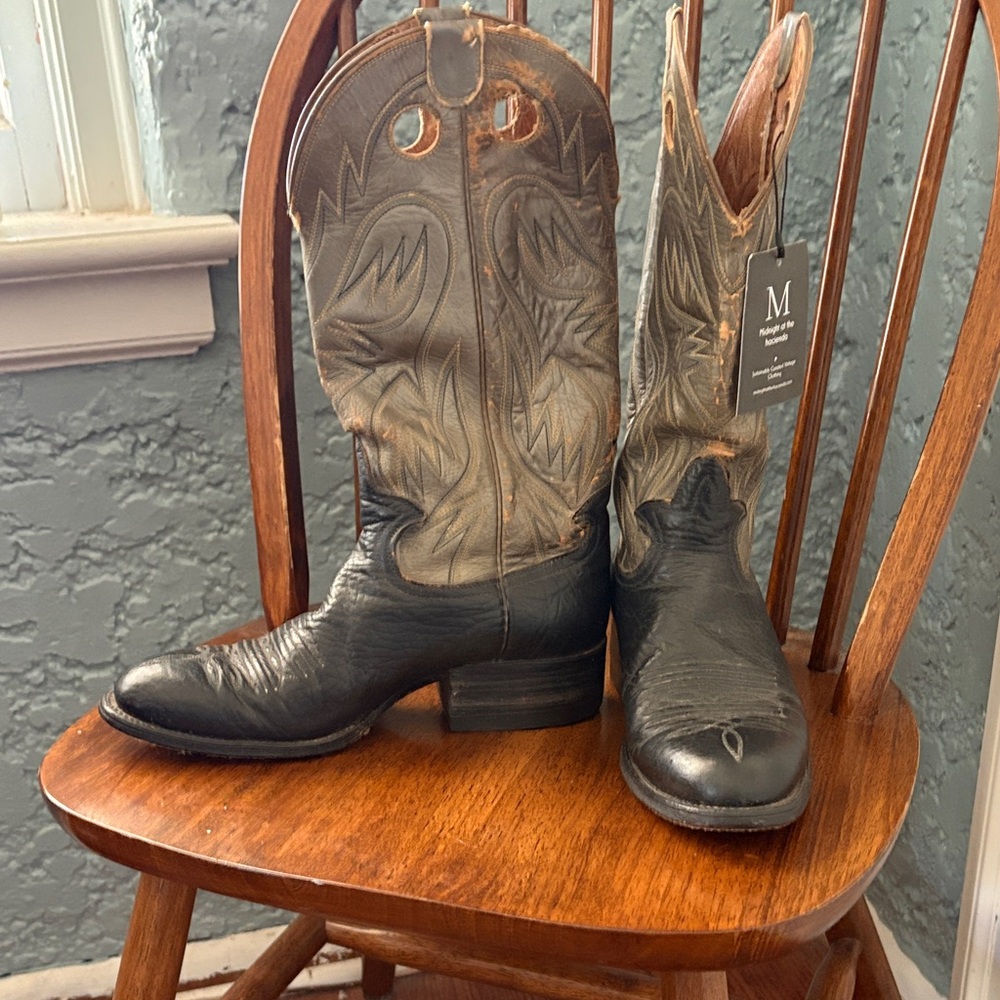 Vintage Black and Gray Leather Cowboy Boots - Picture 5 of 8